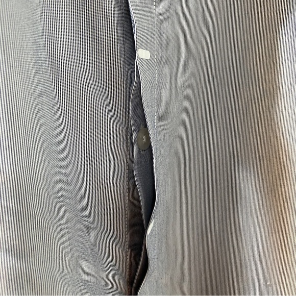 Betabrand Oxnard Button Down Shirt Gray Size Medium - Picture 3 of 7